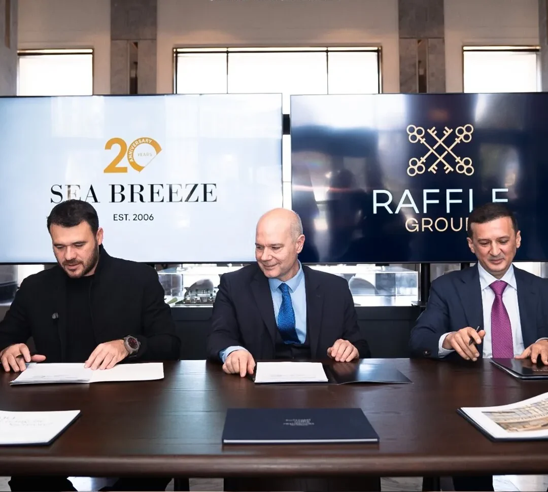 Подписание с Raffle Group и Accor в The Grand, 2 апреля 2026 года (зал в новости не назван; на фото тот же зал, что и на подписании с Referans)